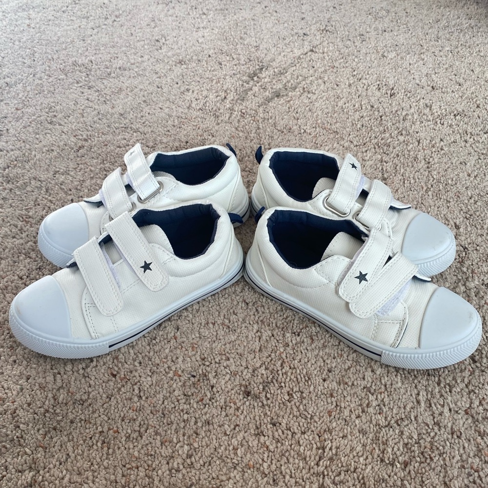 Kids White Sneakers with Star Detail Dual Hook and Loops